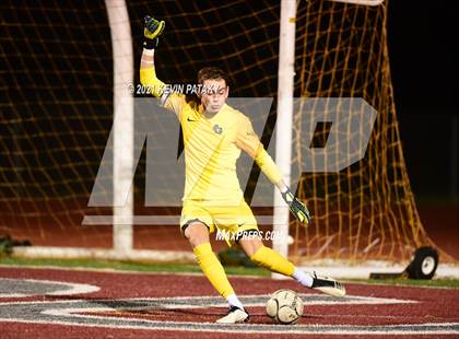 Thumbnail 3 in Wethersfield vs. Guilford (CIAC Class L Semifinal) photogallery.