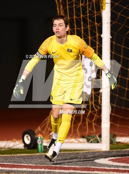 Thumbnail 1 in Wethersfield vs. Guilford (CIAC Class L Semifinal) photogallery.