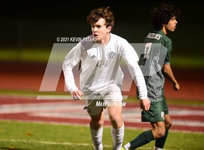 Thumbnail 2 in Wethersfield vs. Guilford (CIAC Class L Semifinal) photogallery.