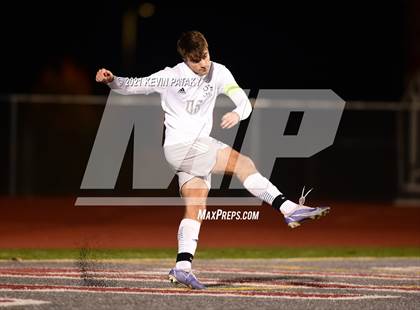 Thumbnail 3 in Wethersfield vs. Guilford (CIAC Class L Semifinal) photogallery.