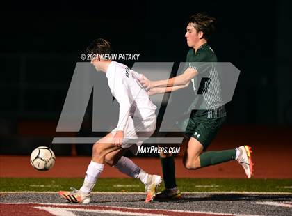 Thumbnail 3 in Wethersfield vs. Guilford (CIAC Class L Semifinal) photogallery.