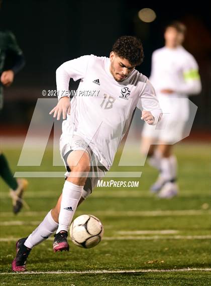 Thumbnail 3 in Wethersfield vs. Guilford (CIAC Class L Semifinal) photogallery.