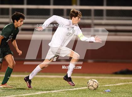 Thumbnail 2 in Wethersfield vs. Guilford (CIAC Class L Semifinal) photogallery.
