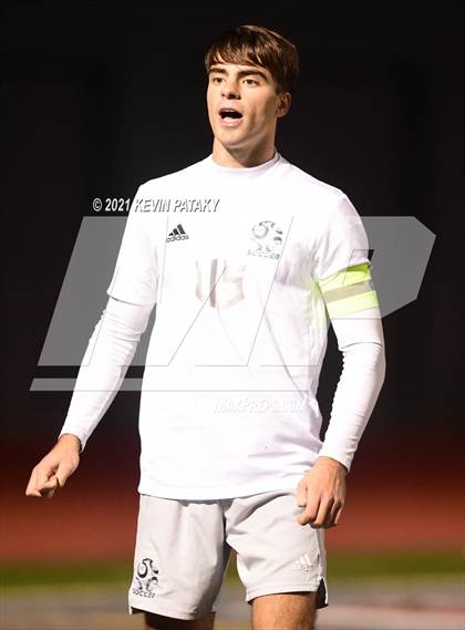 Thumbnail 2 in Wethersfield vs. Guilford (CIAC Class L Semifinal) photogallery.