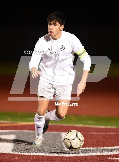 Thumbnail 3 in Wethersfield vs. Guilford (CIAC Class L Semifinal) photogallery.