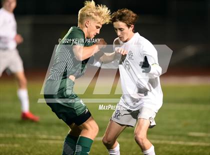 Thumbnail 1 in Wethersfield vs. Guilford (CIAC Class L Semifinal) photogallery.