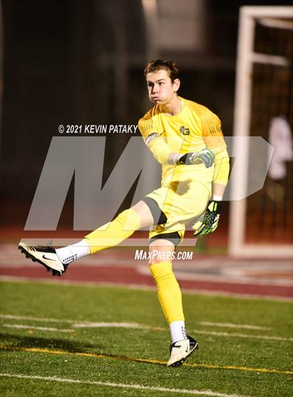 Thumbnail 2 in Wethersfield vs. Guilford (CIAC Class L Semifinal) photogallery.