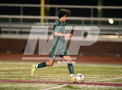 Thumbnail 2 in Wethersfield vs. Guilford (CIAC Class L Semifinal) photogallery.
