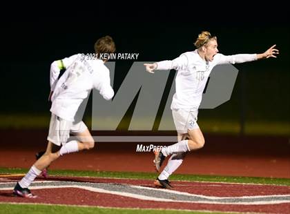 Thumbnail 1 in Wethersfield vs. Guilford (CIAC Class L Semifinal) photogallery.