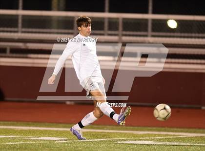 Thumbnail 1 in Wethersfield vs. Guilford (CIAC Class L Semifinal) photogallery.