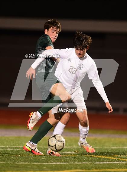 Thumbnail 2 in Wethersfield vs. Guilford (CIAC Class L Semifinal) photogallery.