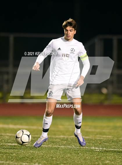 Thumbnail 3 in Wethersfield vs. Guilford (CIAC Class L Semifinal) photogallery.