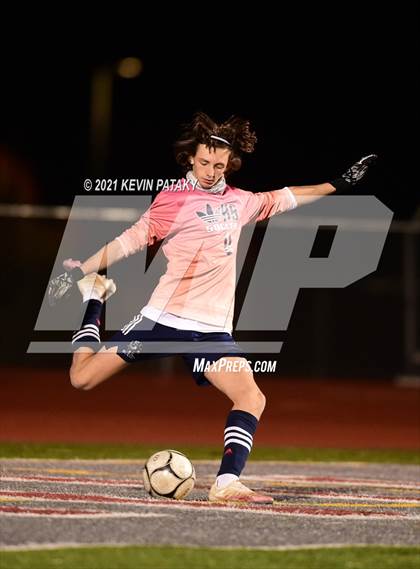 Thumbnail 1 in Wethersfield vs. Guilford (CIAC Class L Semifinal) photogallery.