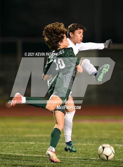 Thumbnail 1 in Wethersfield vs. Guilford (CIAC Class L Semifinal) photogallery.