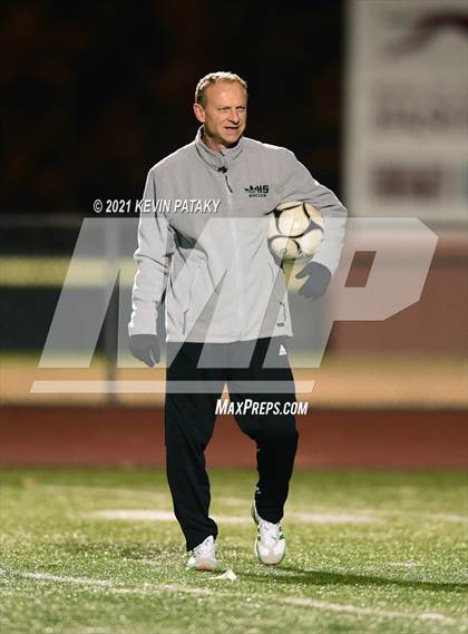 Thumbnail 2 in Wethersfield vs. Guilford (CIAC Class L Semifinal) photogallery.