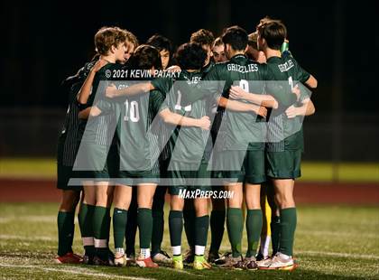 Thumbnail 1 in Wethersfield vs. Guilford (CIAC Class L Semifinal) photogallery.