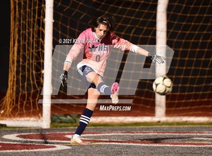 Thumbnail 2 in Wethersfield vs. Guilford (CIAC Class L Semifinal) photogallery.