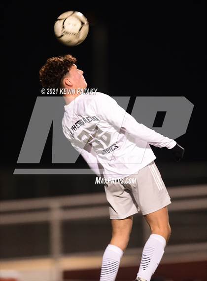 Thumbnail 2 in Wethersfield vs. Guilford (CIAC Class L Semifinal) photogallery.