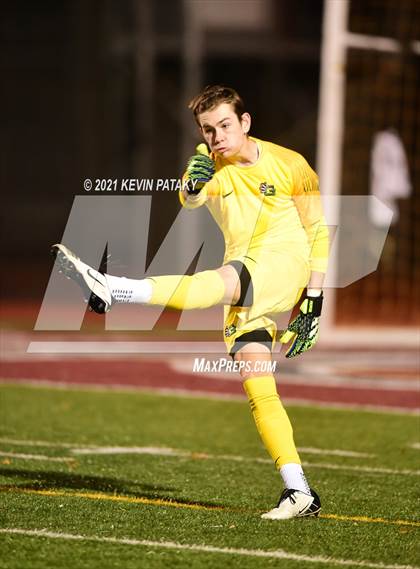 Thumbnail 1 in Wethersfield vs. Guilford (CIAC Class L Semifinal) photogallery.