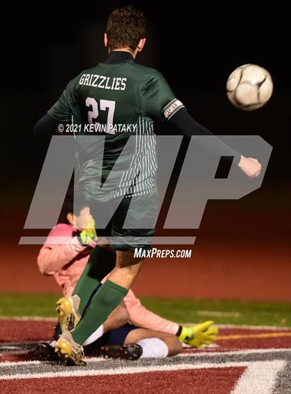 Thumbnail 1 in Wethersfield vs. Guilford (CIAC Class L Semifinal) photogallery.