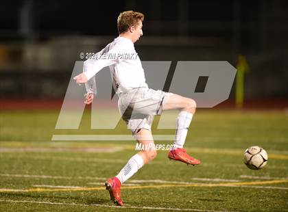 Thumbnail 3 in Wethersfield vs. Guilford (CIAC Class L Semifinal) photogallery.