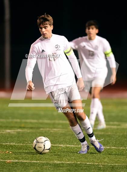 Thumbnail 3 in Wethersfield vs. Guilford (CIAC Class L Semifinal) photogallery.