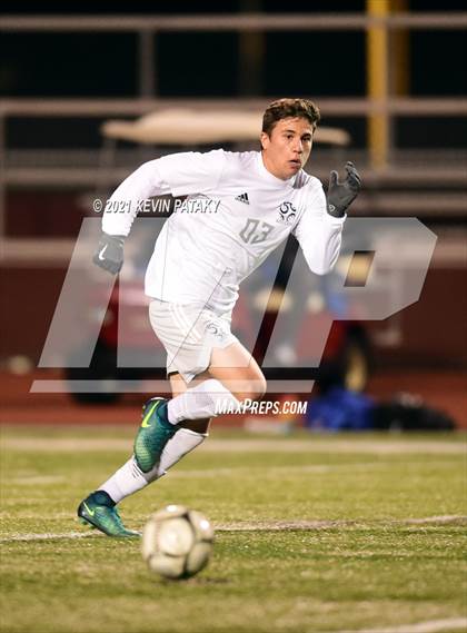 Thumbnail 3 in Wethersfield vs. Guilford (CIAC Class L Semifinal) photogallery.