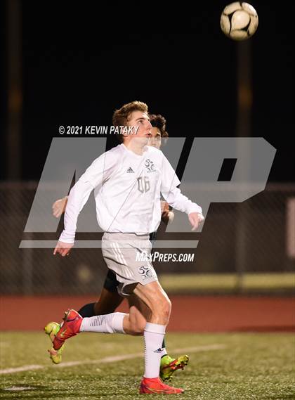 Thumbnail 1 in Wethersfield vs. Guilford (CIAC Class L Semifinal) photogallery.