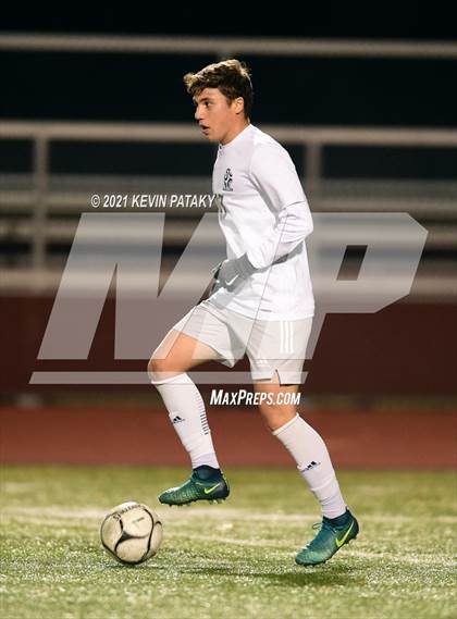 Thumbnail 2 in Wethersfield vs. Guilford (CIAC Class L Semifinal) photogallery.