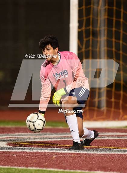 Thumbnail 2 in Wethersfield vs. Guilford (CIAC Class L Semifinal) photogallery.