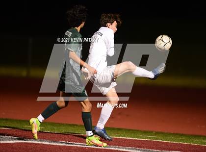 Thumbnail 1 in Wethersfield vs. Guilford (CIAC Class L Semifinal) photogallery.
