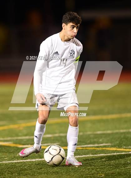 Thumbnail 3 in Wethersfield vs. Guilford (CIAC Class L Semifinal) photogallery.