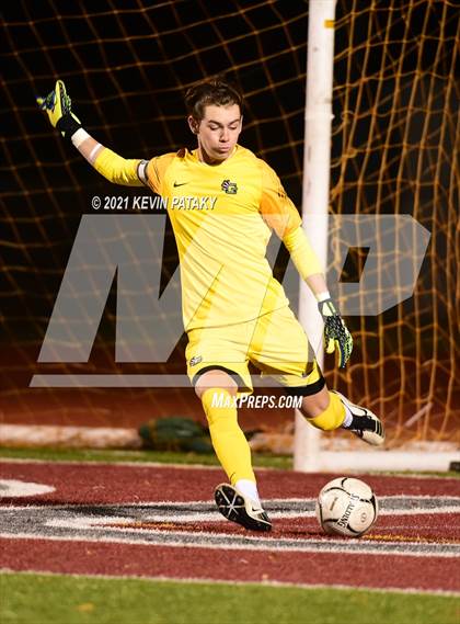Thumbnail 2 in Wethersfield vs. Guilford (CIAC Class L Semifinal) photogallery.
