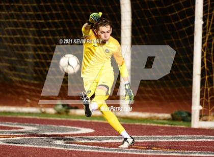 Thumbnail 3 in Wethersfield vs. Guilford (CIAC Class L Semifinal) photogallery.