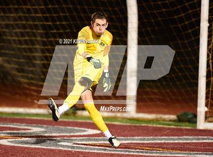 Thumbnail 1 in Wethersfield vs. Guilford (CIAC Class L Semifinal) photogallery.
