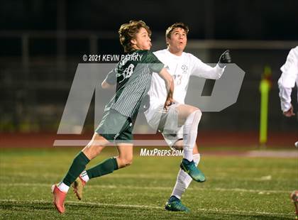 Thumbnail 2 in Wethersfield vs. Guilford (CIAC Class L Semifinal) photogallery.