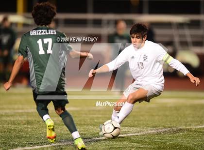 Thumbnail 3 in Wethersfield vs. Guilford (CIAC Class L Semifinal) photogallery.