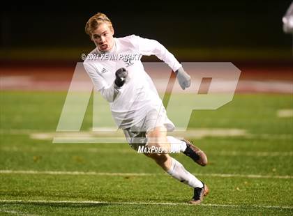 Thumbnail 3 in Wethersfield vs. Guilford (CIAC Class L Semifinal) photogallery.