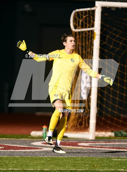 Thumbnail 1 in Wethersfield vs. Guilford (CIAC Class L Semifinal) photogallery.