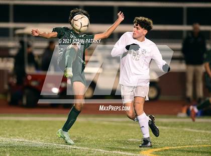 Thumbnail 2 in Wethersfield vs. Guilford (CIAC Class L Semifinal) photogallery.