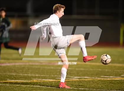 Thumbnail 2 in Wethersfield vs. Guilford (CIAC Class L Semifinal) photogallery.