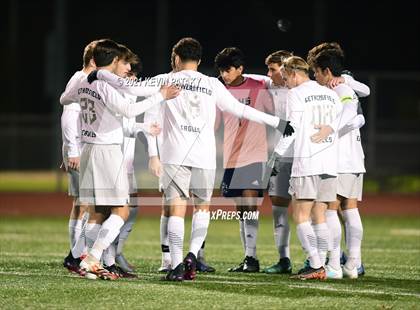 Thumbnail 2 in Wethersfield vs. Guilford (CIAC Class L Semifinal) photogallery.
