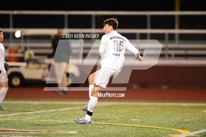 Thumbnail 3 in Wethersfield vs. Guilford (CIAC Class L Semifinal) photogallery.