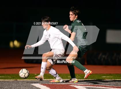 Thumbnail 1 in Wethersfield vs. Guilford (CIAC Class L Semifinal) photogallery.