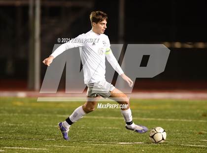 Thumbnail 3 in Wethersfield vs. Guilford (CIAC Class L Semifinal) photogallery.