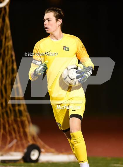 Thumbnail 3 in Wethersfield vs. Guilford (CIAC Class L Semifinal) photogallery.