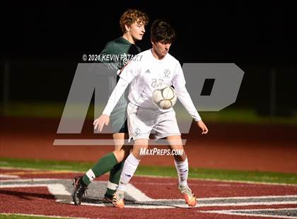 Thumbnail 2 in Wethersfield vs. Guilford (CIAC Class L Semifinal) photogallery.