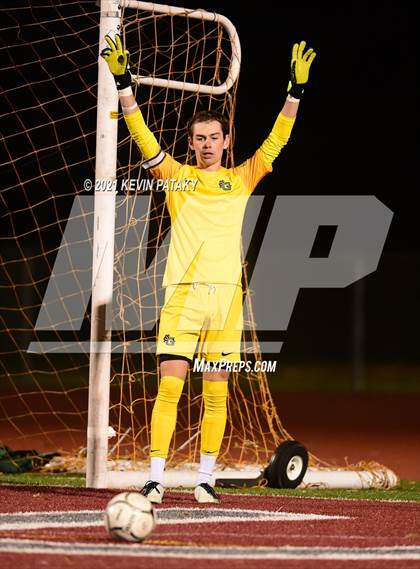 Thumbnail 1 in Wethersfield vs. Guilford (CIAC Class L Semifinal) photogallery.