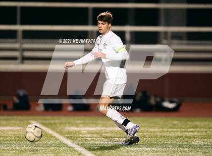 Thumbnail 3 in Wethersfield vs. Guilford (CIAC Class L Semifinal) photogallery.