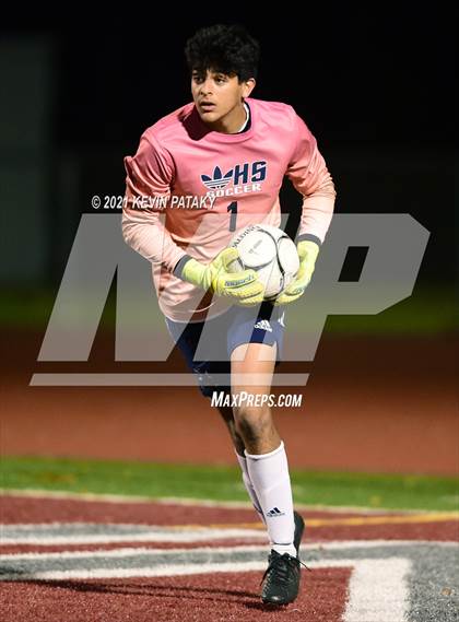 Thumbnail 1 in Wethersfield vs. Guilford (CIAC Class L Semifinal) photogallery.